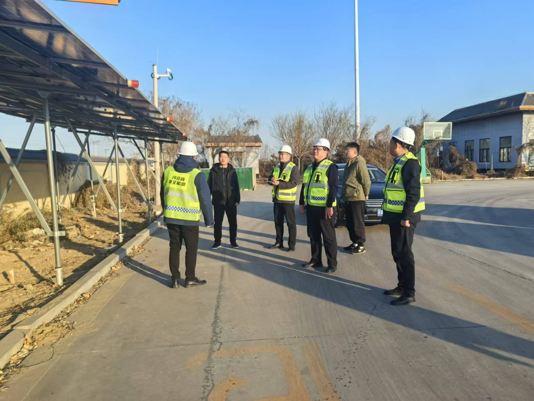 按下攻堅(jiān)“加速鍵”，打好年末“收官戰(zhàn)”—省冀交能源公司督辦路域光伏項(xiàng)目建設(shè)進(jìn)度